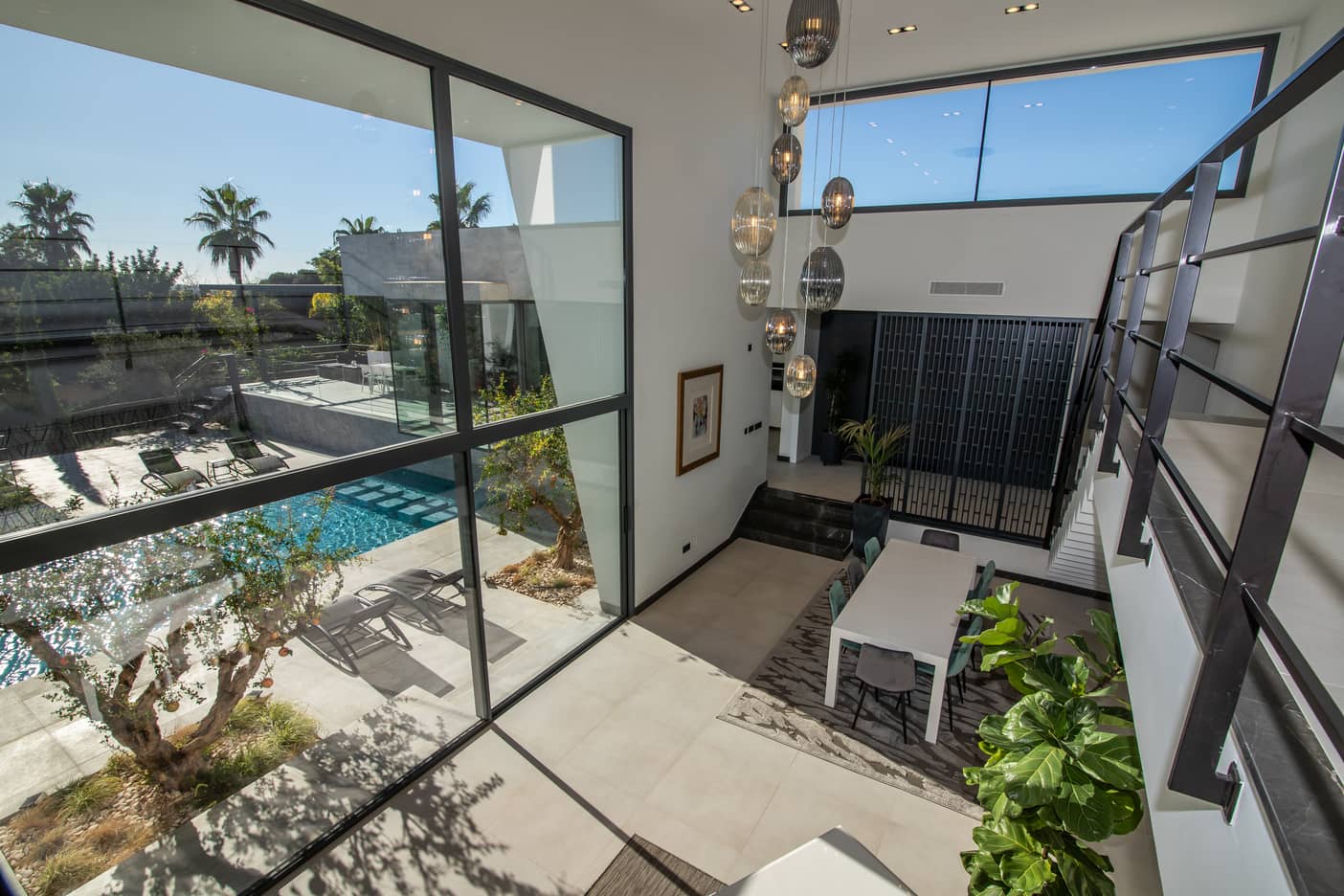 10 Entrance Interior.jpg